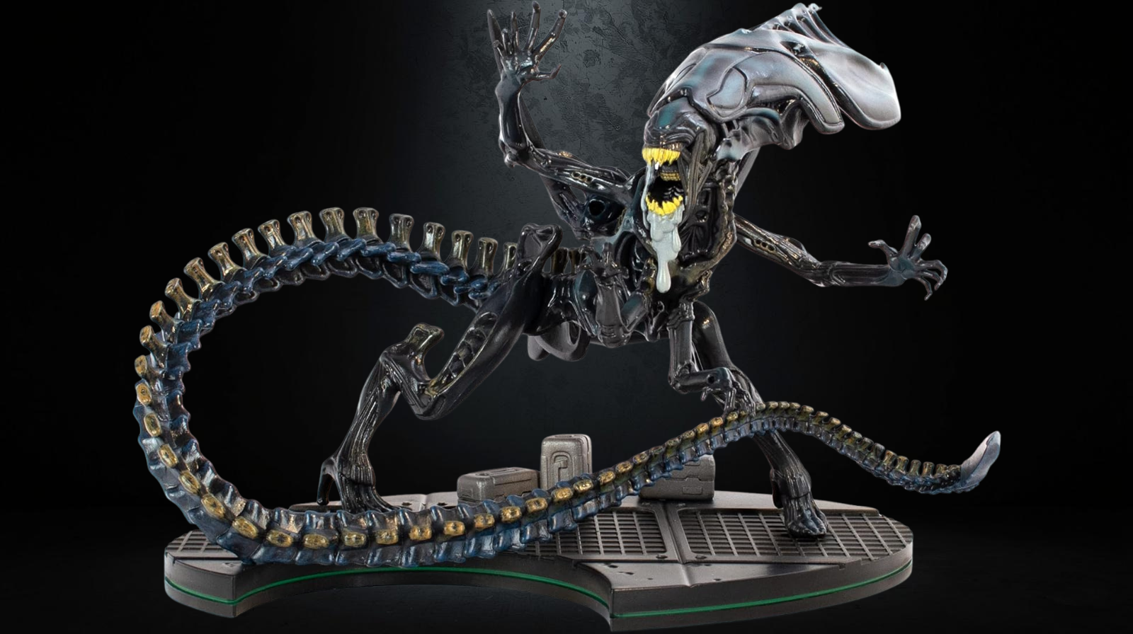 Alien Queen Q Fig Max Elite