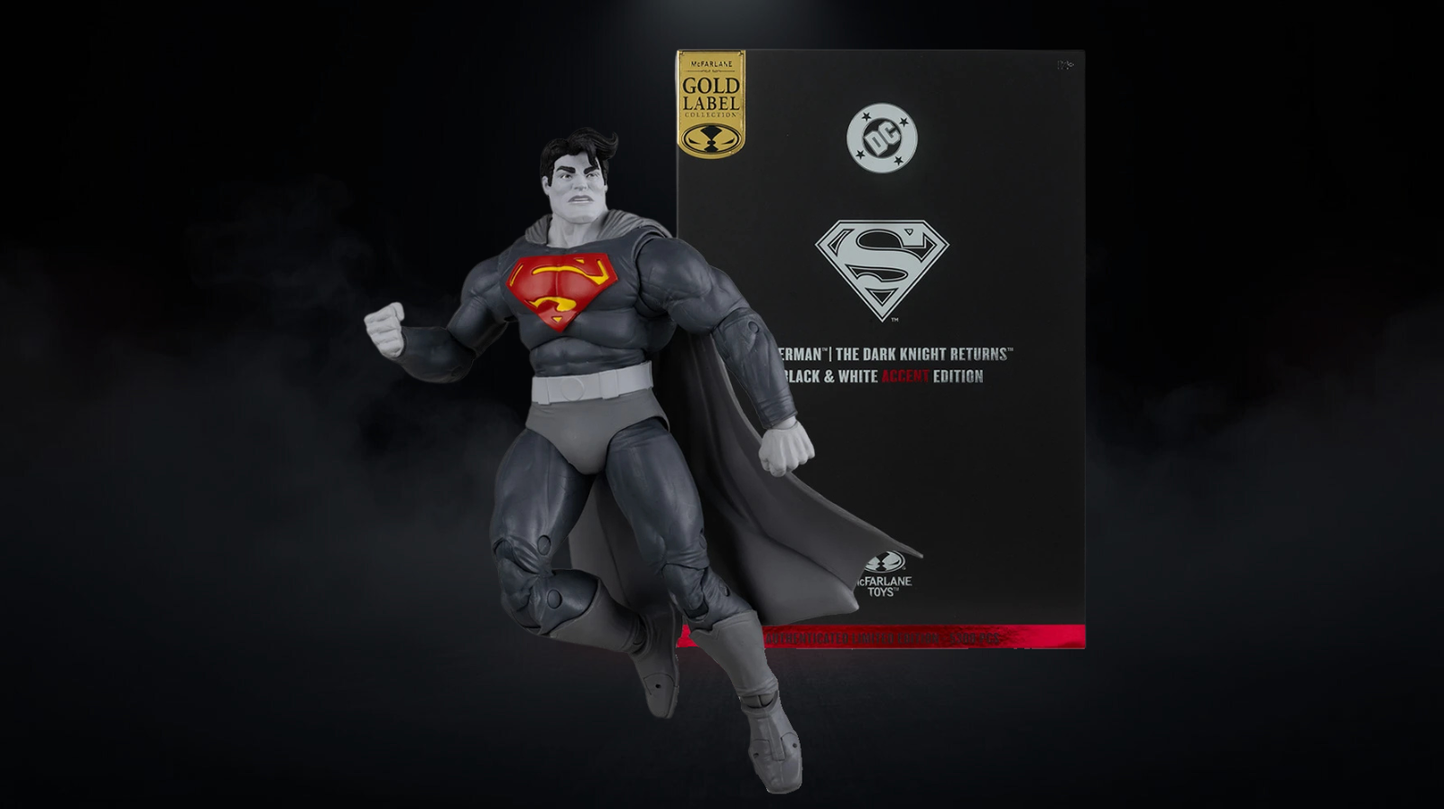 McFarlane DC Multiverse Superman Dark Knight Returns Black & White Accent Gold Label 7” - Imagen 3